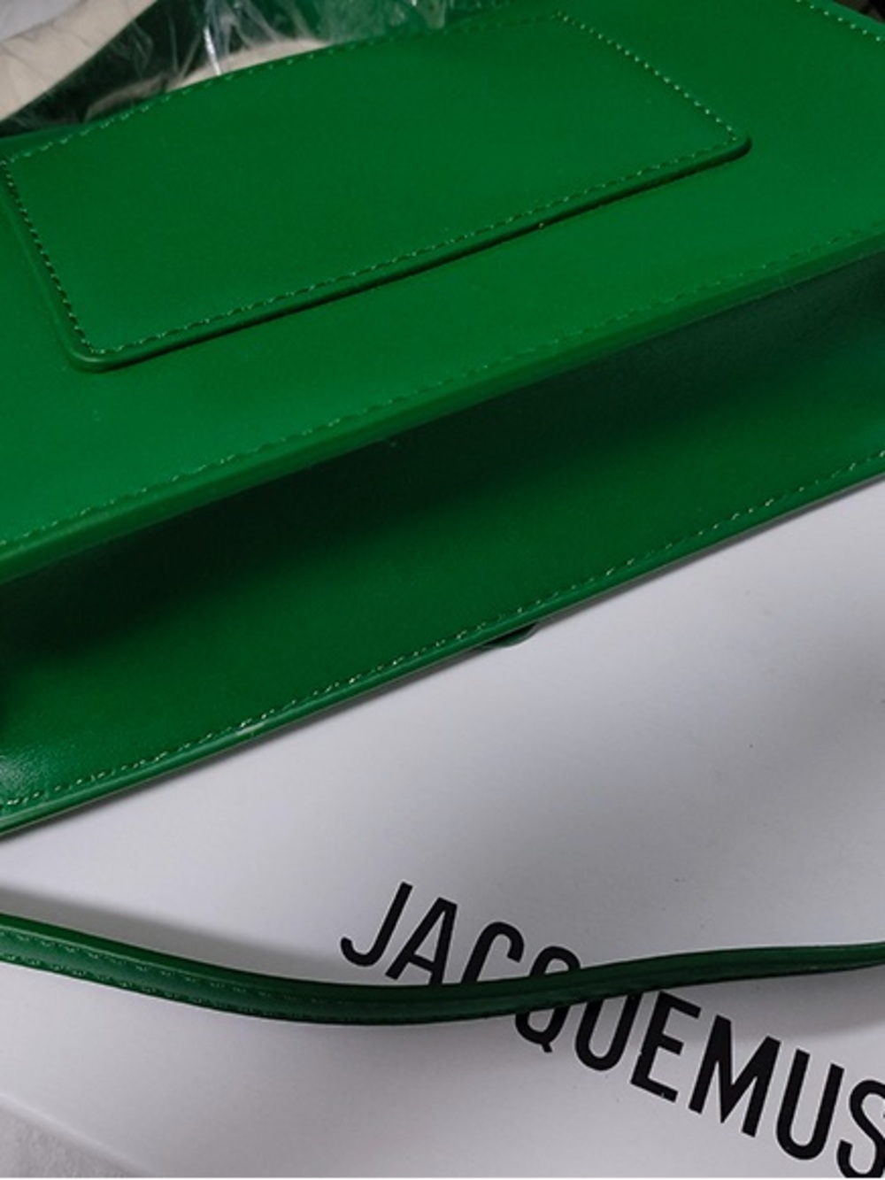 Jacquemus Emerald Green Leather Crossbody Bag - Picture 6 of 6